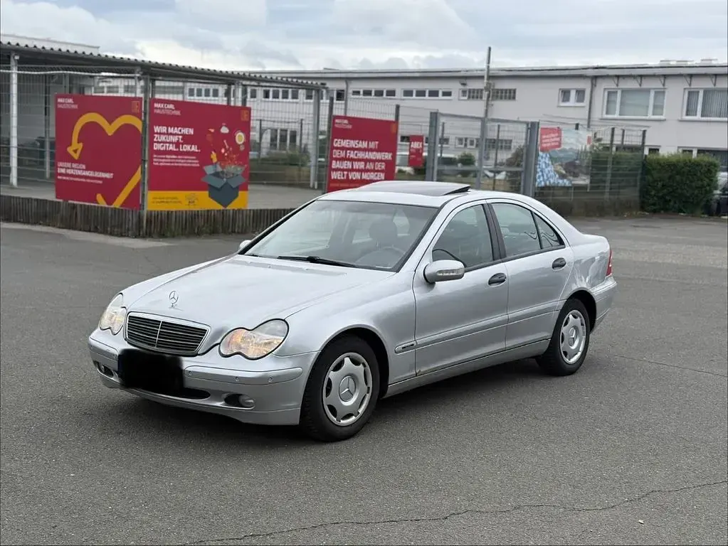 Gebraucht Mercedes C180 Classic 129 PS (94 kW) 2001 Silber Limousine
