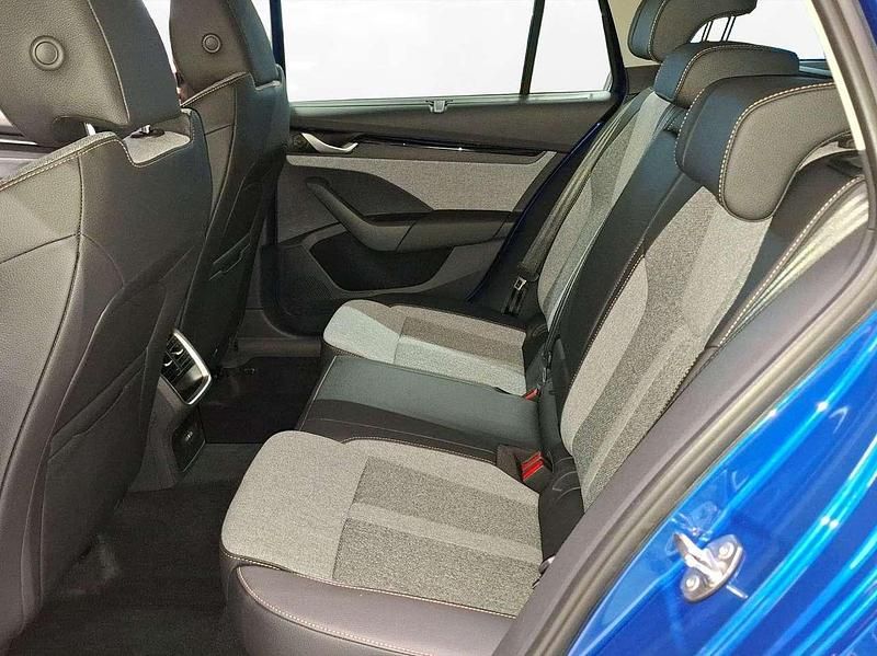 Neu Skoda Octavia 150 PS (110 kW) 2026 Raceblau metallic Kombi