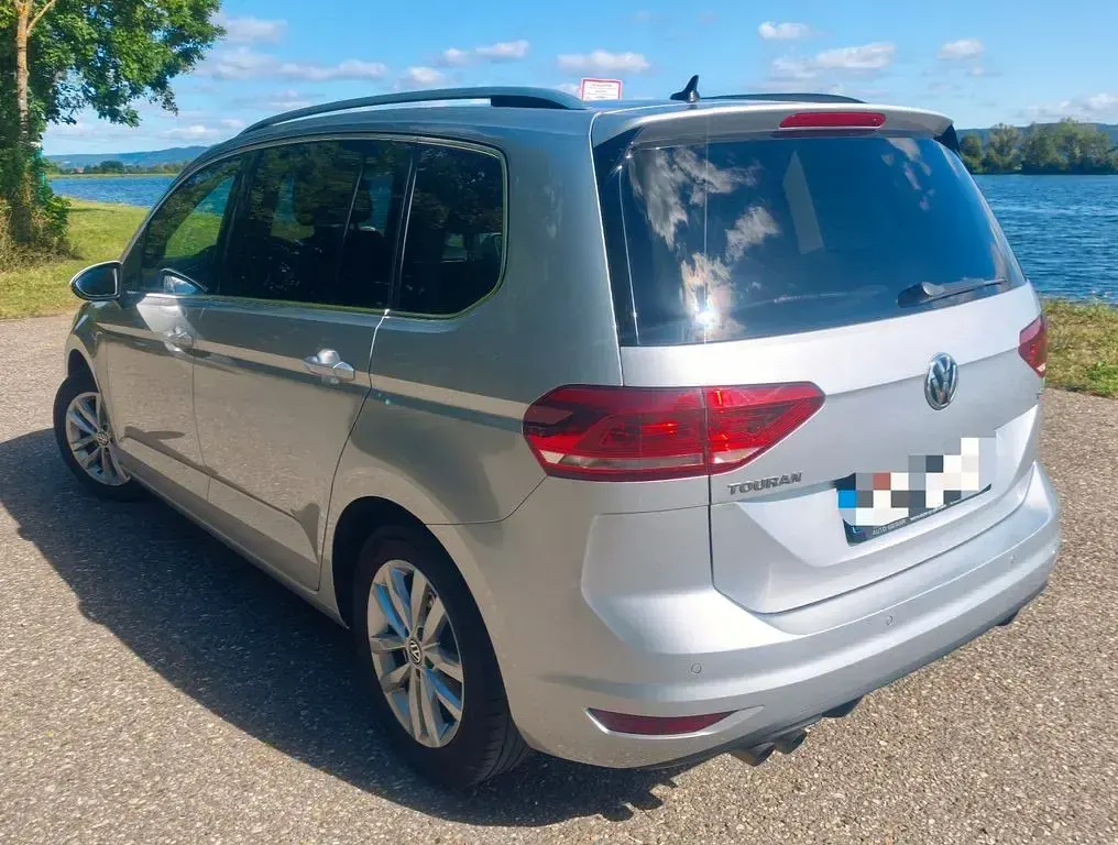 Gebraucht VW Touran Highline 150 PS (110 kW) 2017 Silber Van / Kleinbus