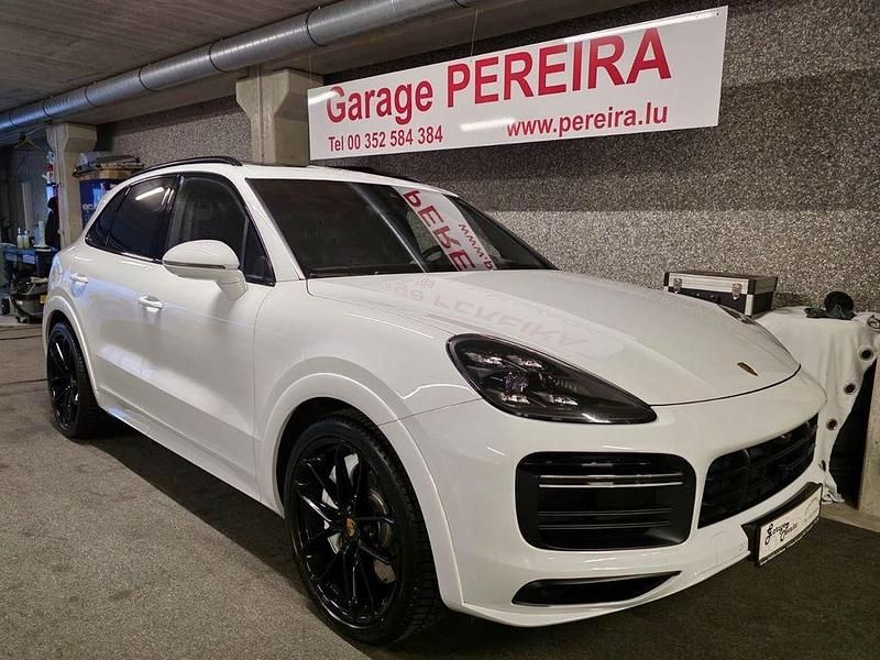 Weiß Gebraucht 2019 Porsche Cayenne Turbo Sport SUV | 89.900 € - Bild 1/4