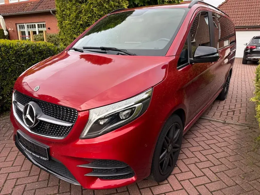 Gebraucht Mercedes V220 Avantgarde Edition 163 PS (119 kW) 2022 Rot Van / Kleinbus