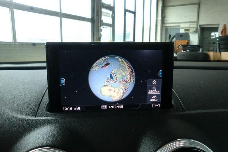 Gebraucht Audi A3 Sport 116 PS (85 kW) 2018 Grau Limousine