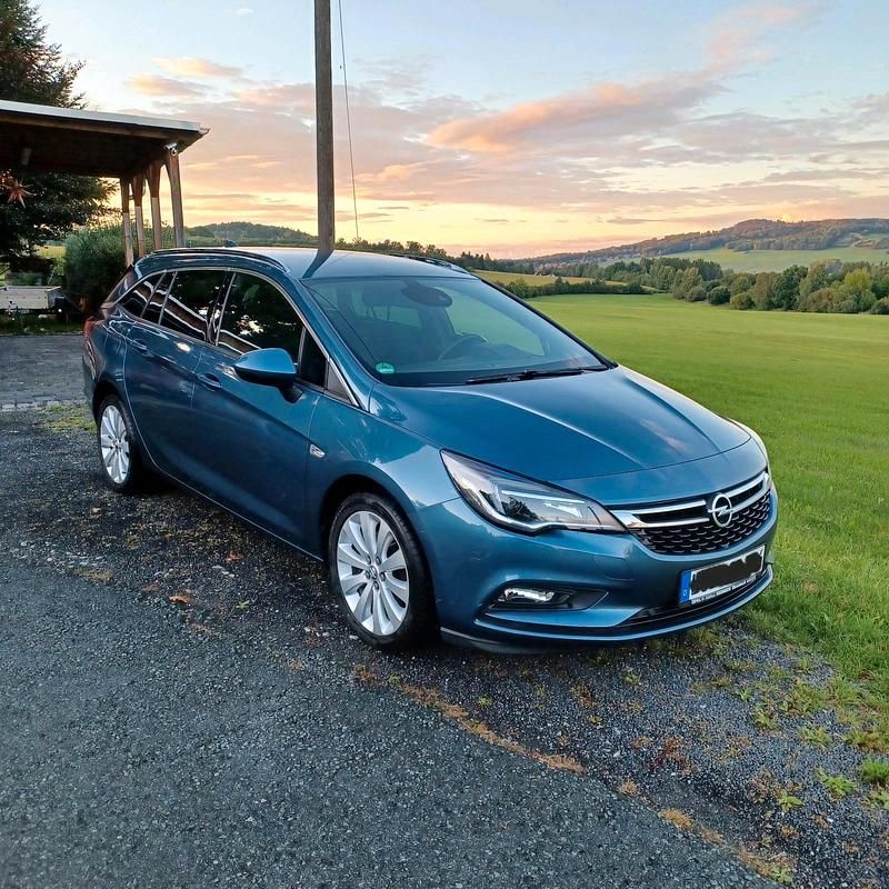 Blau Gebraucht 2016 Opel Astra Kombi | 9.999 € (Etwas zu teuer) - Bild 1/4