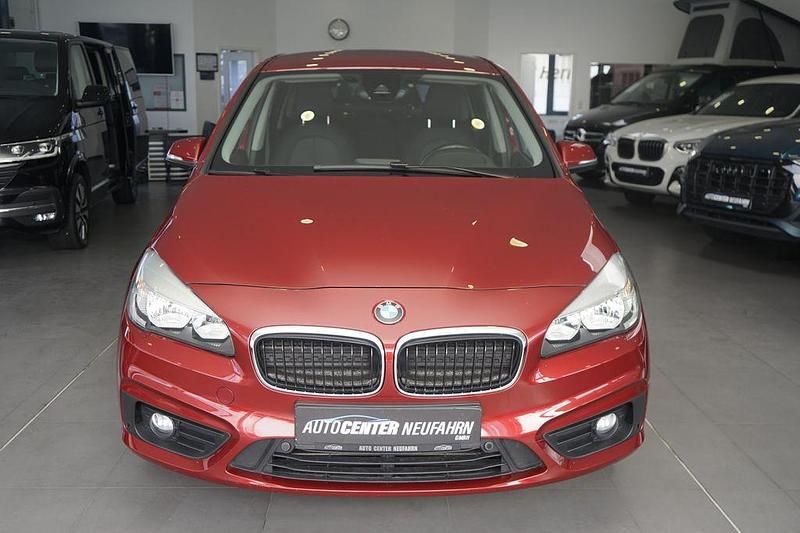 Gebraucht BMW 218 Gran Tourer 150 PS (110 kW) 2017 Rot Van / Kleinbus