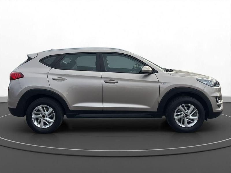 Gebraucht Hyundai Tucson Select 132 PS (97 kW) 2019 Weiß SUV