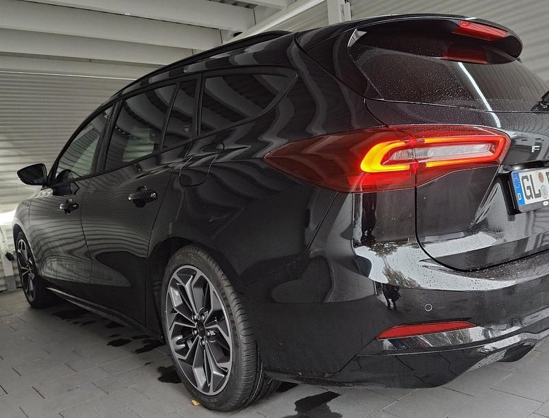Gebraucht Ford Focus ST-Line X 155 PS (114 kW) 2025 Schwarz Kombi