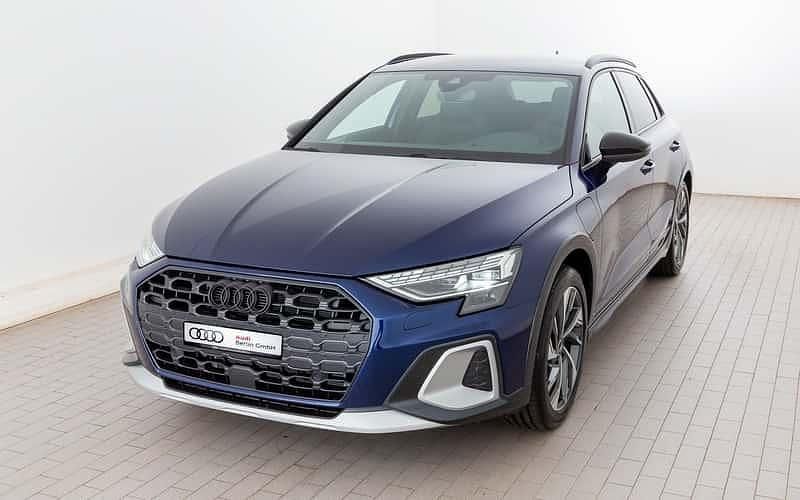 Blau Neu 2025 Audi A3 Sportback e-tron Ambiente Limousine | 62.160 € - Bild 1/4