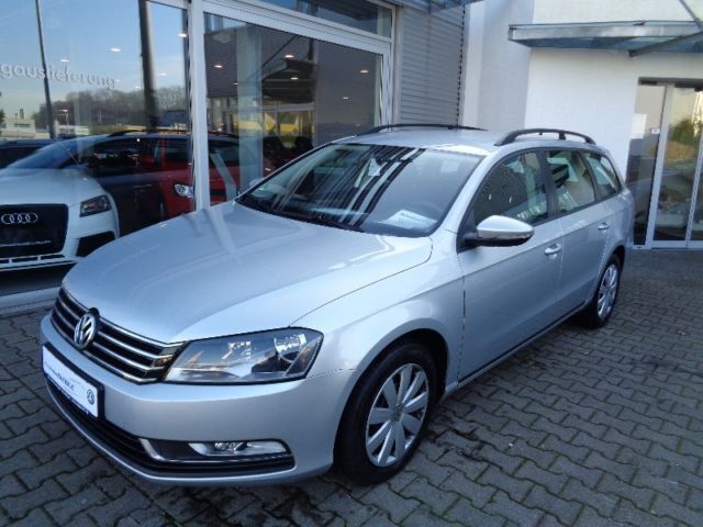 Gebraucht VW Passat Business 140 PS (102 kW) 2013 Silber metallic Kombi