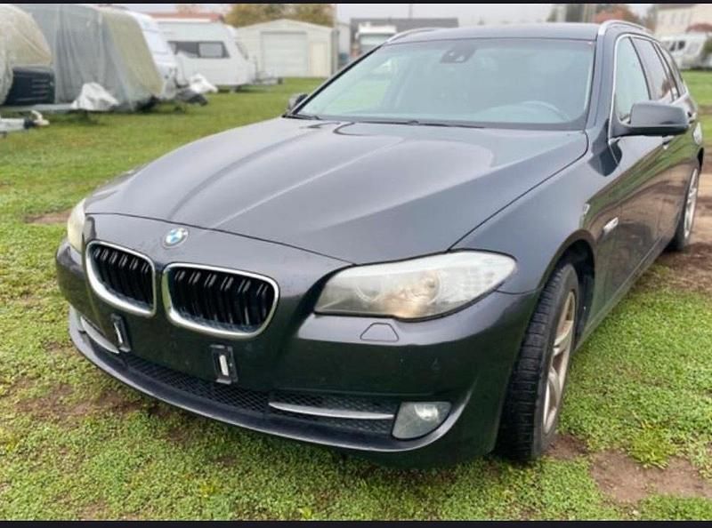 Gebraucht BMW 520 184 PS (135 kW) 2011 Grau Kombi