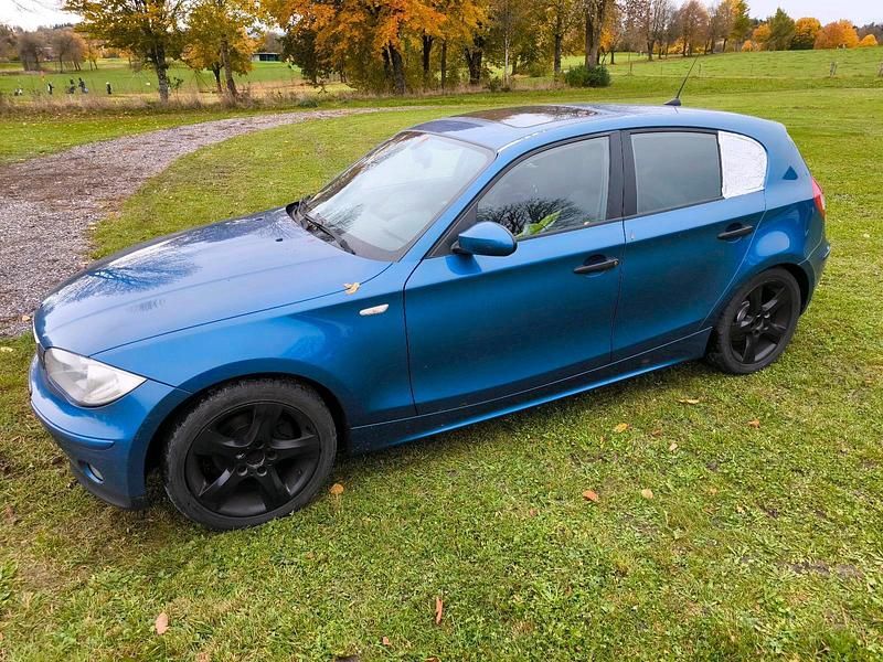 Blau Gebraucht 2006 BMW 116 Kleinwagen | 849 € (Guter Preis) - Bild 1/4