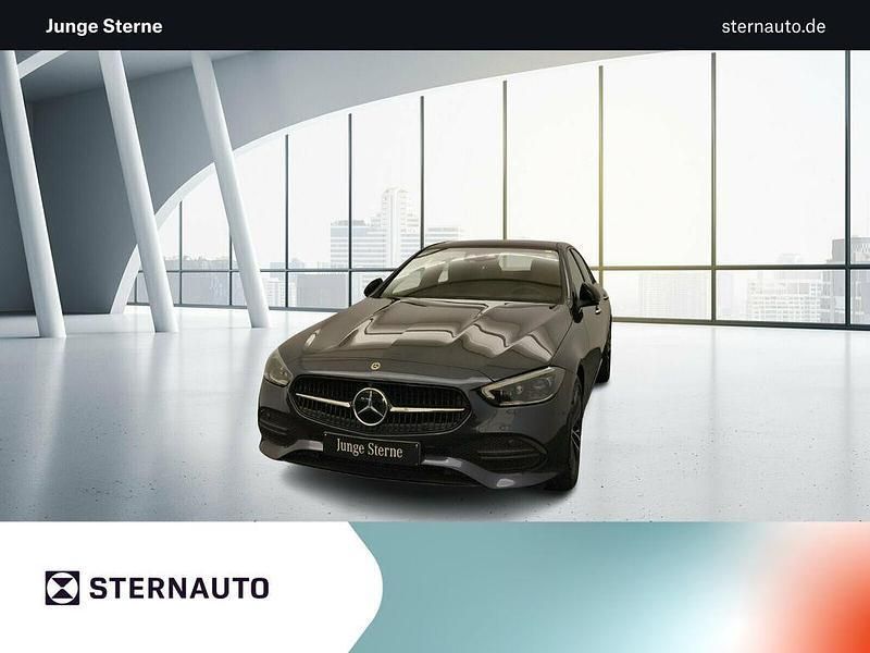 Metalliclack sodalithblau Gebraucht 2023 Mercedes C300 Limousine | 51.280 € (Teuer) - Bild 1/4