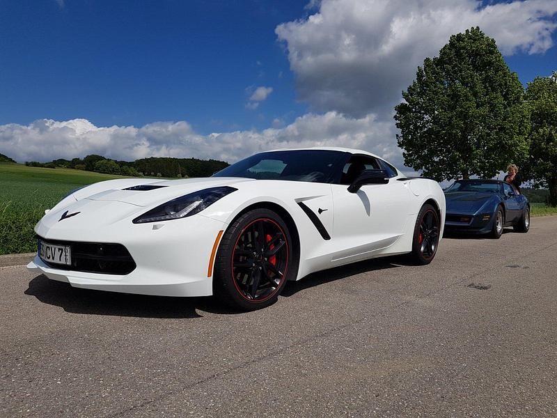 Weiß Gebraucht 2019 Corvette Stingray Coupé | 69.990 € (Fairer Preis) - Bild 1/4