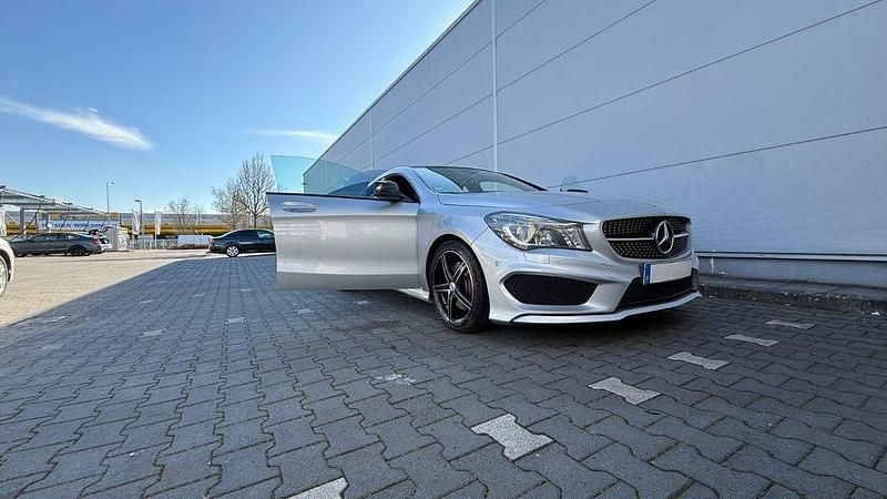 Silber Gebraucht 2013 Mercedes 250 Coupé | 14.600 € (Etwas zu teuer) - Bild 1/4
