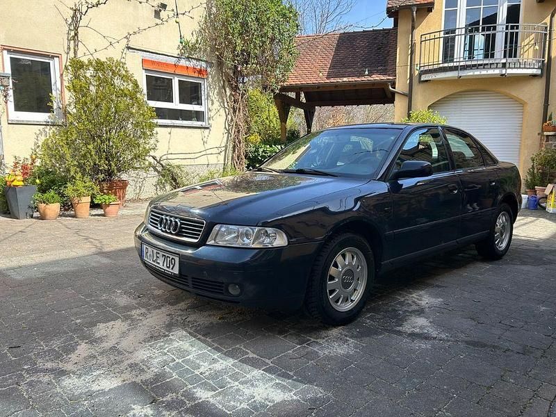 Second-hand Audi A4 90 CP (66 kW) 2000 Albastru Berlinǎ