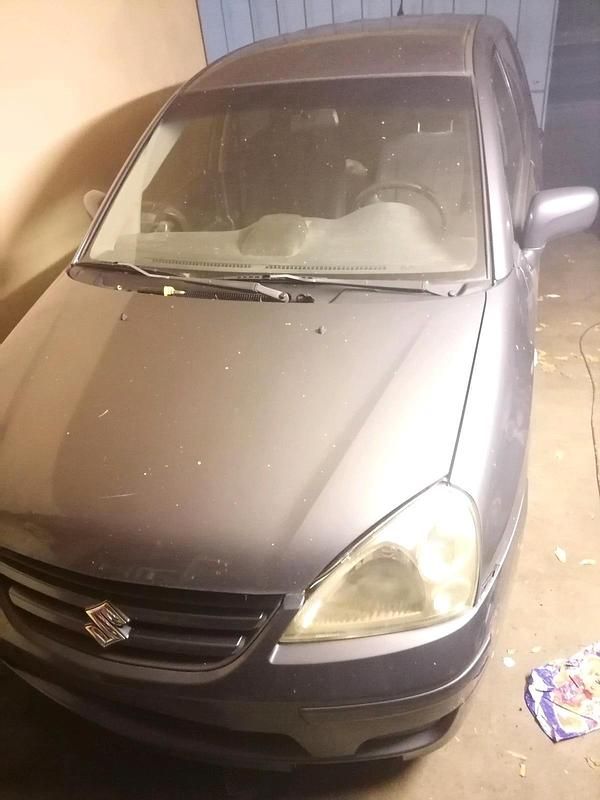 Grau Gebraucht 2005 Suzuki Liana Kombi | 300 € - Bild 1/3