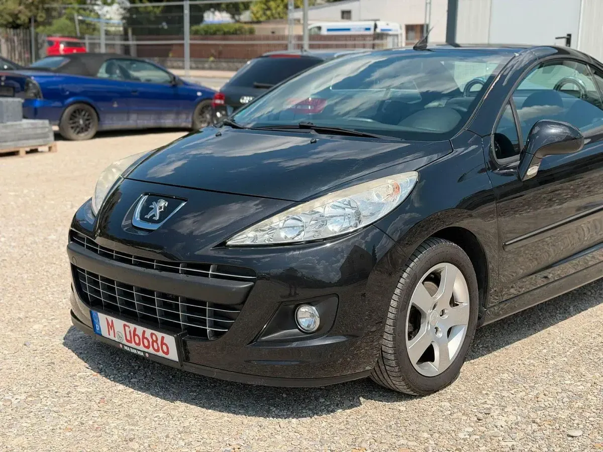 Gebraucht Peugeot 207 CC Active 120 PS (88 kW) 2014 Schwarz Cabrio