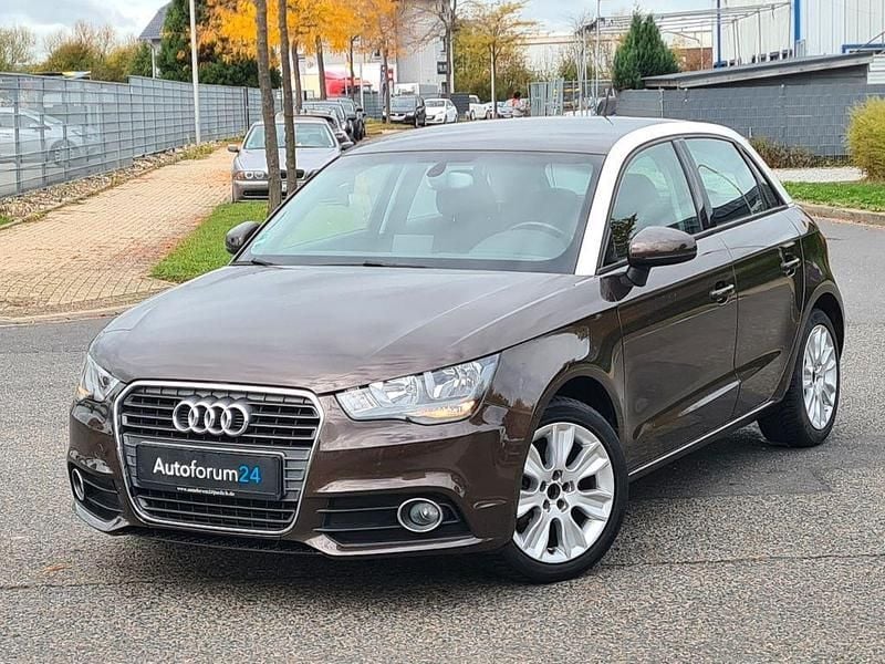 Braun Gebraucht 2015 Audi A1 Sportback Ambition Kleinwagen | 11.399 € (Fairer Preis) - Bild 1/4