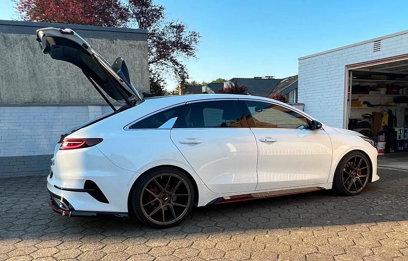 Gebraucht Kia Ceed GT 204 PS (150 kW) 2021 Weiß Limousine