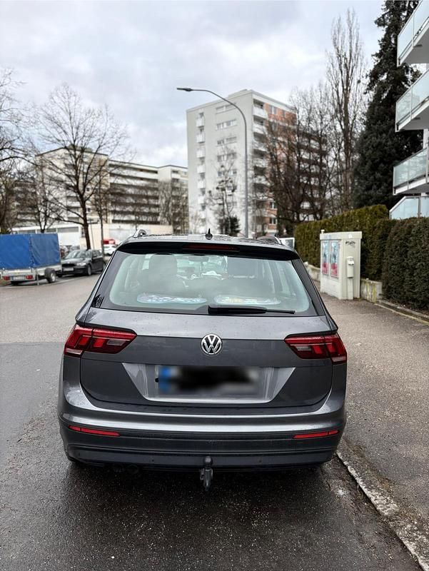 Gebraucht VW Tiguan 150 PS (110 kW) 2018 Grau SUV
