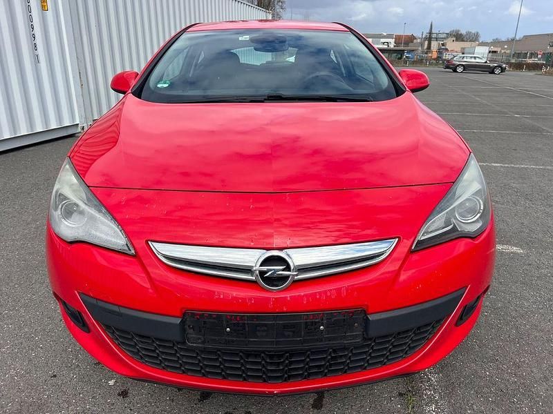 Gebraucht Opel Astra GTC Edition 140 PS (102 kW) 2012 Limousine