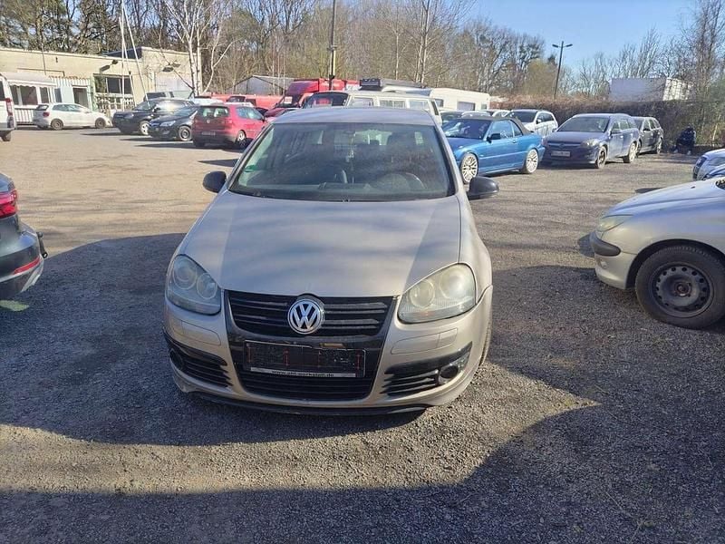 Gelb Gebraucht 2004 VW Golf IV Comfortline Limousine | 2.200 € (Guter Preis) - Bild 1/4