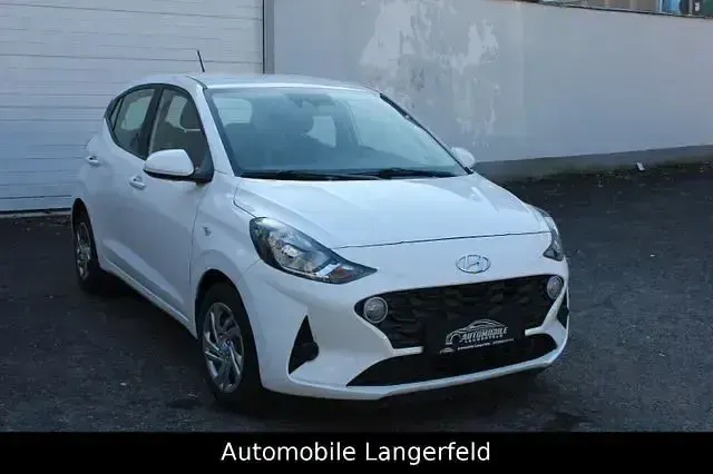 Usata Hyundai i10 Select 67 CV (49 kW) 2022 Bianco Utilitaria