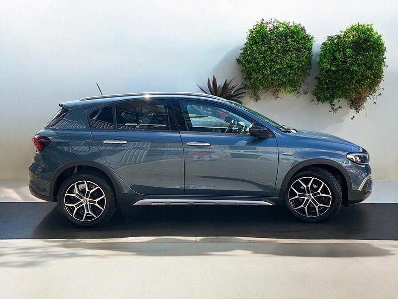 Gebraucht Fiat Tipo Cross 101 PS (74 kW) 2021 Ozean blau metallic Limousine