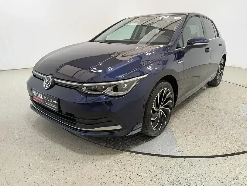 Gebraucht VW Golf VIII Style 150 PS (110 kW) 2022 Atlantic blue metallic Limousine