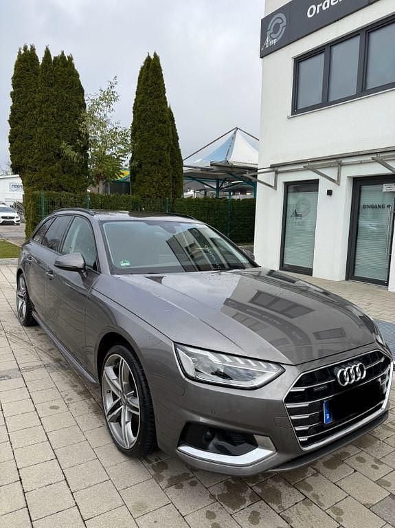 Gebraucht Audi A4 Advanced 204 PS (150 kW) 2021 Grau Kombi