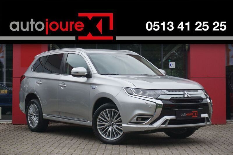 Grau Gebraucht 2018 Mitsubishi Outlander P-HEV Intense SUV | 16.253 € (Etwas zu teuer) - Bild 1/4