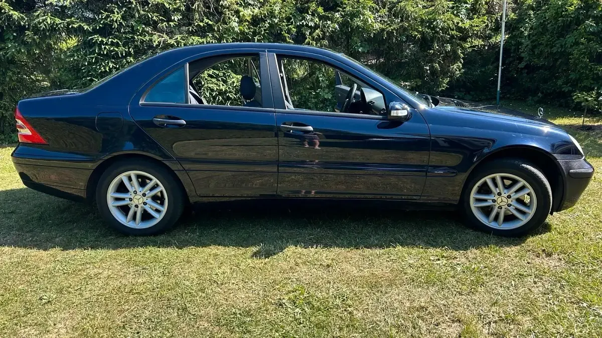 Gebraucht Mercedes W180 142 PS (104 kW) 2004 Blau Limousine