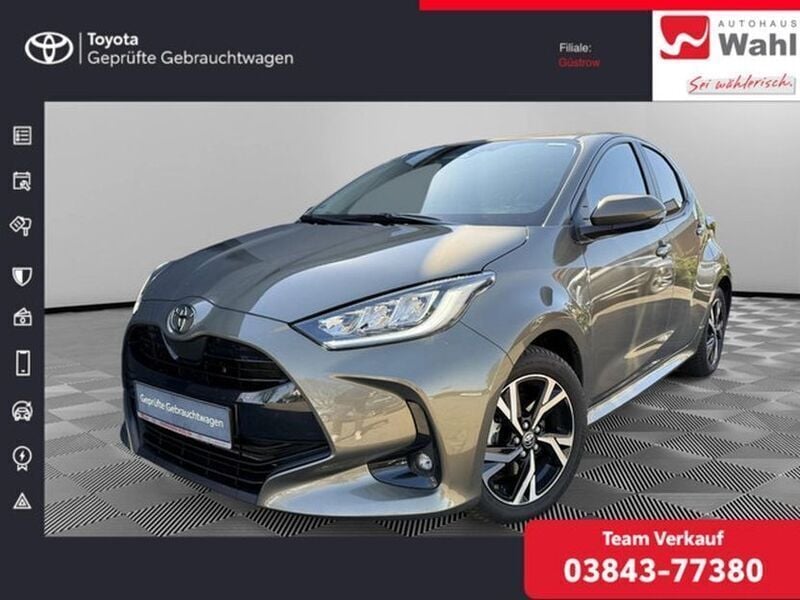 Braun Gebraucht 2024 Toyota Yaris Hybrid Limousine | 24.449 € (Guter Preis) - Bild 1/4