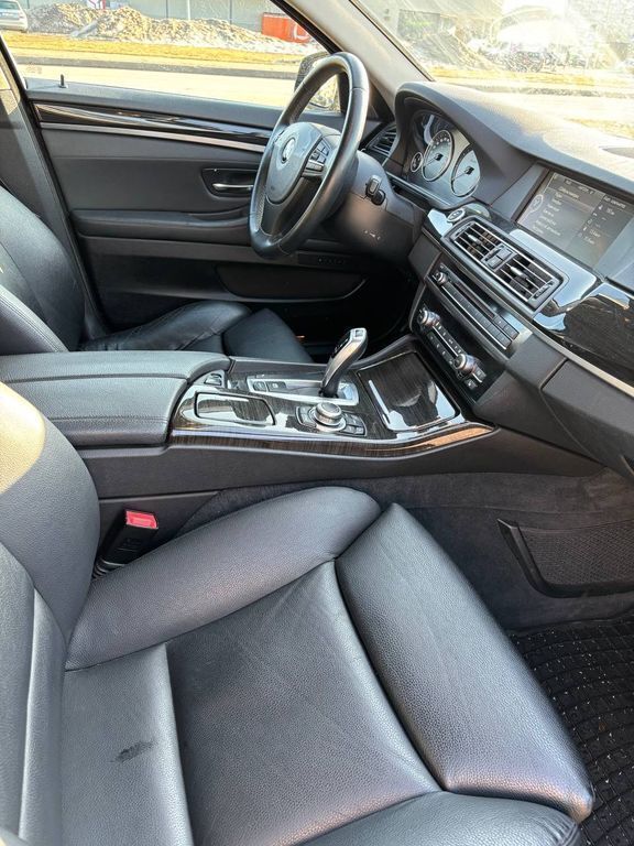 Gebraucht BMW 523 Sport Line 204 PS (150 kW) 2011 Schwarz Limousine