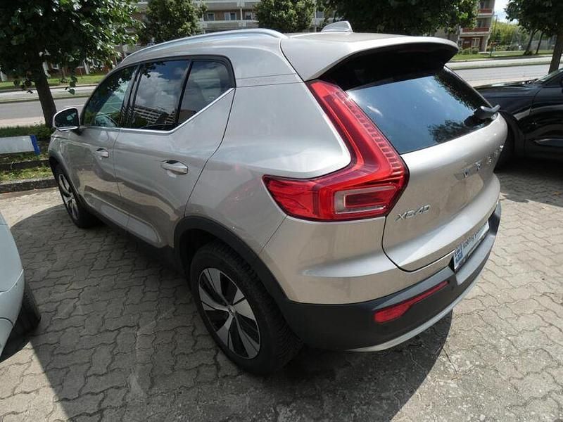 Gebraucht Volvo XC40 Plus 155 PS (114 kW) 2022 Bright dusk (beige) SUV