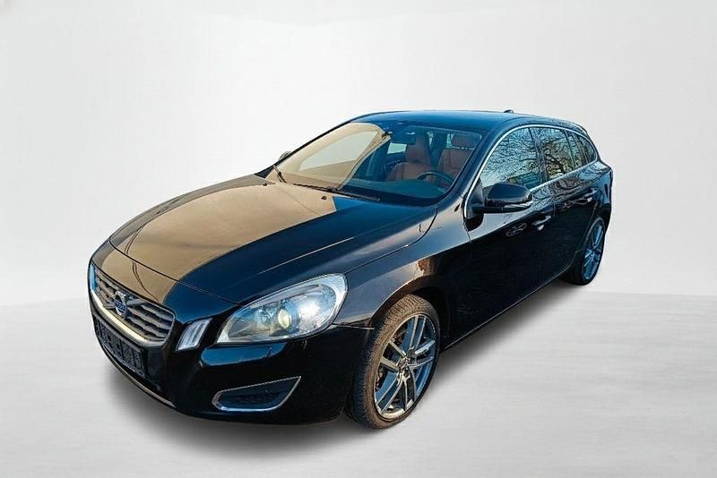 Schwarz Gebraucht 2012 Volvo V60 Summum Kombi | 8.900 € (Fairer Preis) - Bild 1/4
