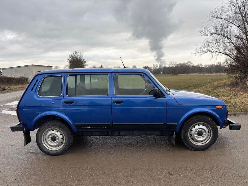 Gebraucht Lada niva 83 PS (61 kW) 2019 Blau SUV