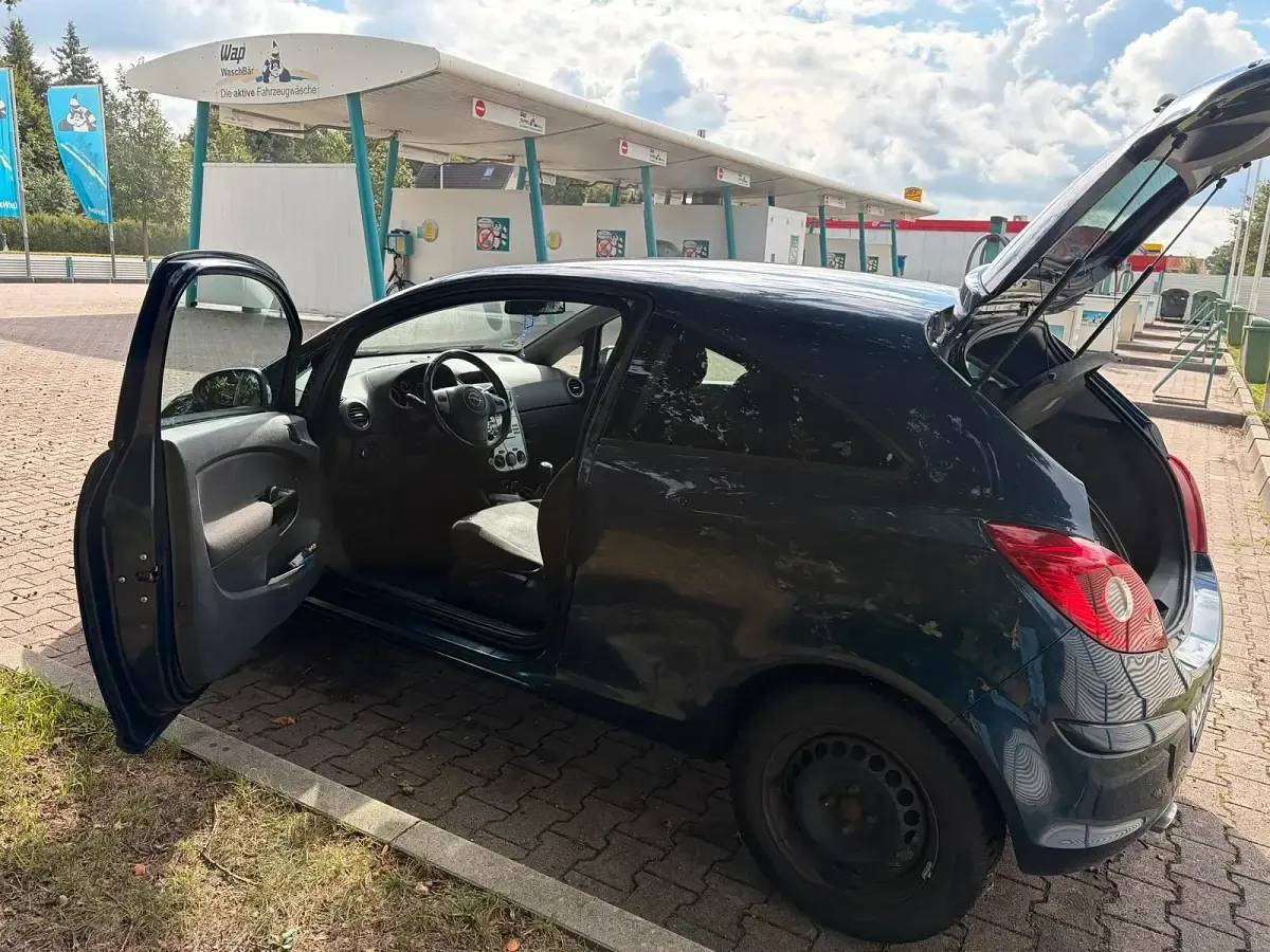 Gebraucht Opel Corsa 75 PS (55 kW) 2011 Blau Kleinwagen