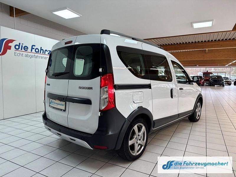 Gebraucht Dacia Dokker Stepway 95 PS (69 kW) 2020 Weiss Van / Kleinbus