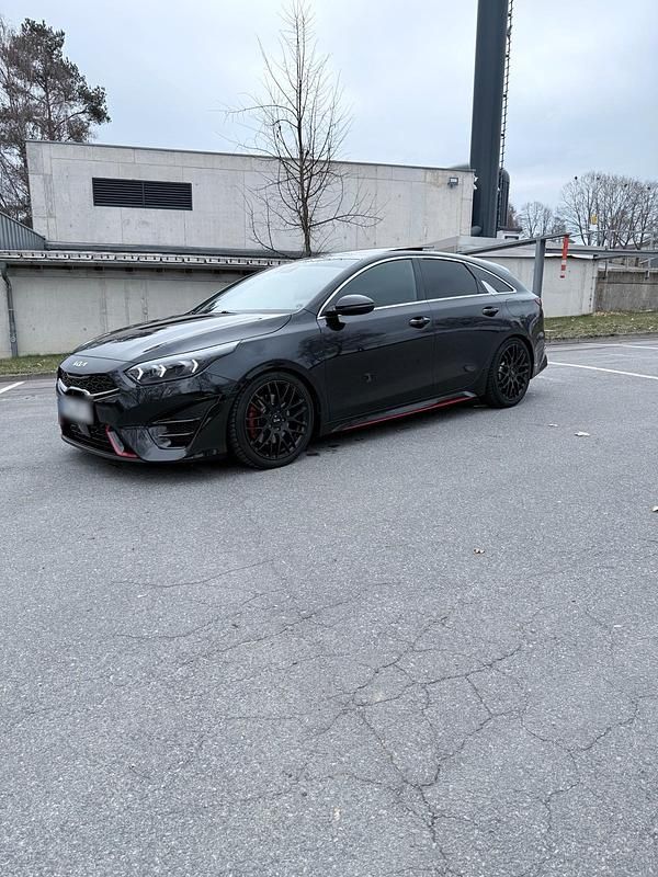 Gebraucht Kia ProCeed GT 204 PS (150 kW) 2023 Schwarz Kombi