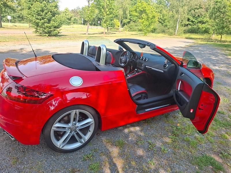 Rot Gebraucht 2010 Audi TT Roadster Ambiente Cabrio | 18.500 € (Fairer Preis) - Bild 1/4