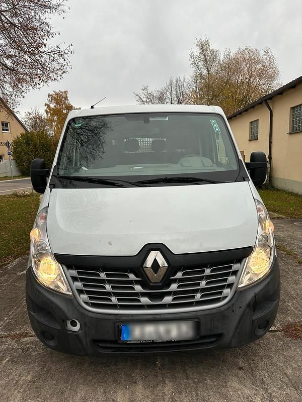 Weiß Gebraucht 2015 Renault Master Limousine | 15.500 € (Teuer) - Bild 1/4