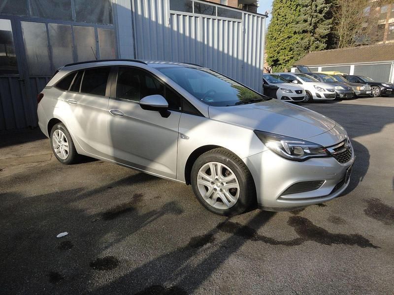 Gebraucht Opel Astra Edition 125 PS (91 kW) 2017 Silber Kombi