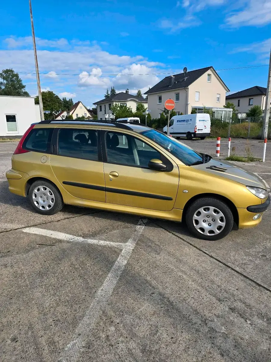 Gebraucht Peugeot 206 88 PS (64 kW) 2004 Gold Kombi