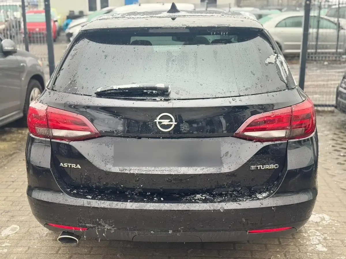 Używany Opel Astra 2018 Czarny Coupe
