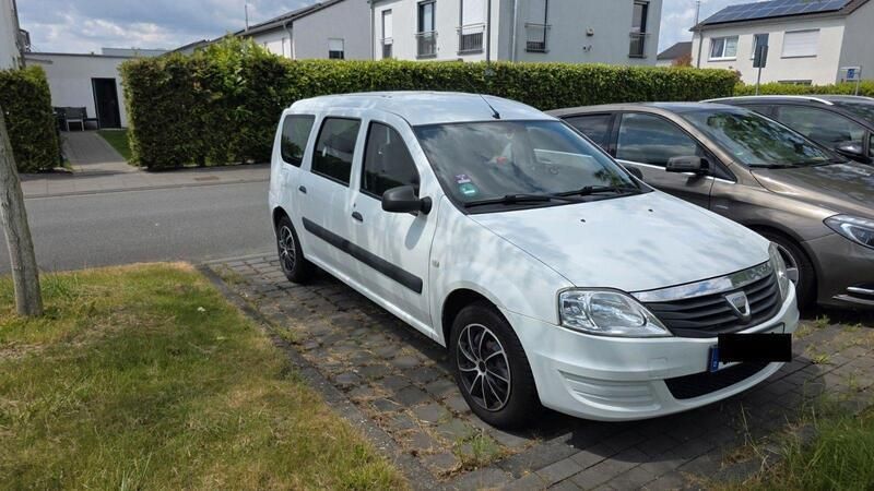 Weiß Gebraucht 2009 Dacia Logan MCV Kombi | 1.390 € (Guter Preis) - Bild 1/4