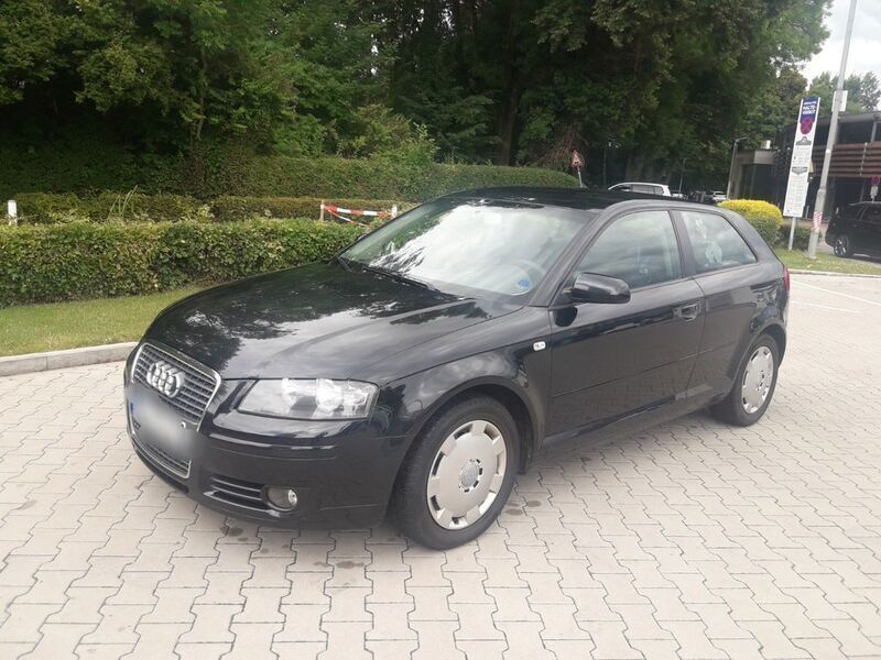 Schwarz Gebraucht 2006 Audi A3 Attraction Limousine | 2.490 € (Superpreis) - Bild 1/4
