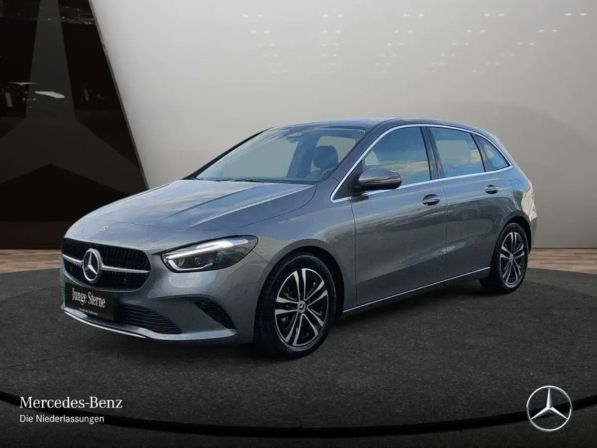 Gebraucht Mercedes B250 Progressive 224 PS (164 kW) 2025 Grau Kleinwagen