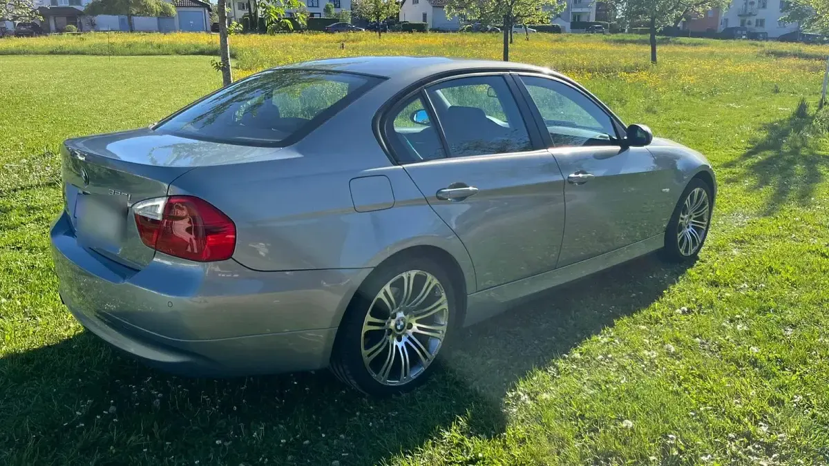 Second-hand BMW 320 150 CP (110 kW) 2005 Berlinǎ