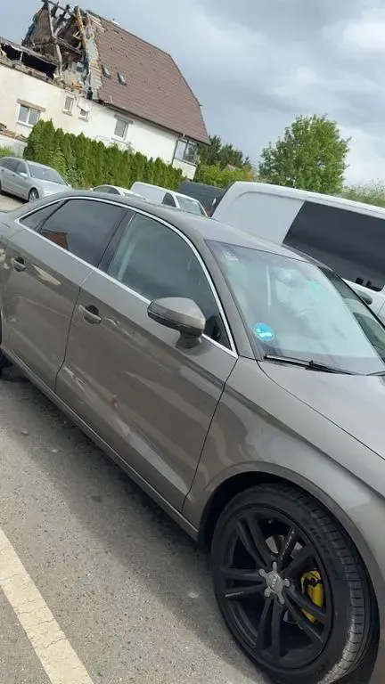 Gebraucht Audi A3 Ambiente 125 PS (91 kW) 2014 Andere farben Limousine