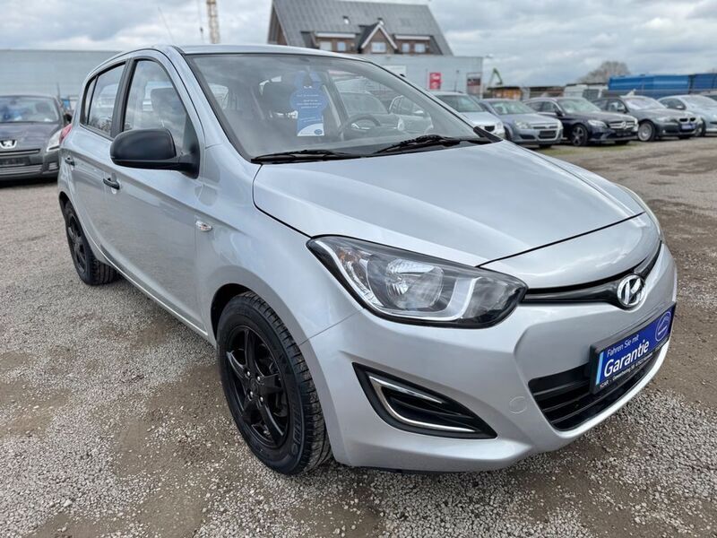 Silber Gebraucht 2013 Hyundai i20 Edition Kleinwagen | 4.750 € (Fairer Preis) - Bild 1/4